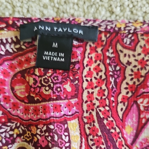 Ann Taylor Pink and Red Graphic Blouse with Mandarin Collar - Picture 6 of 8